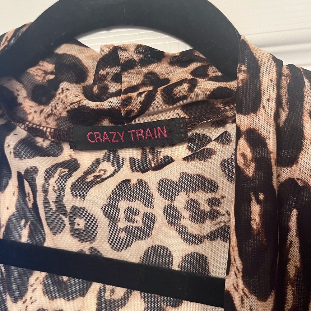 Crazy Train Leopard Patterned Wrap - Picture 2 of 3